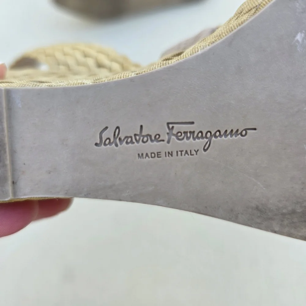 Salvatore Ferragamo Woven Neutral Wedge Sandals Made In Italy- SZ 8B - Picture 13 of 14
